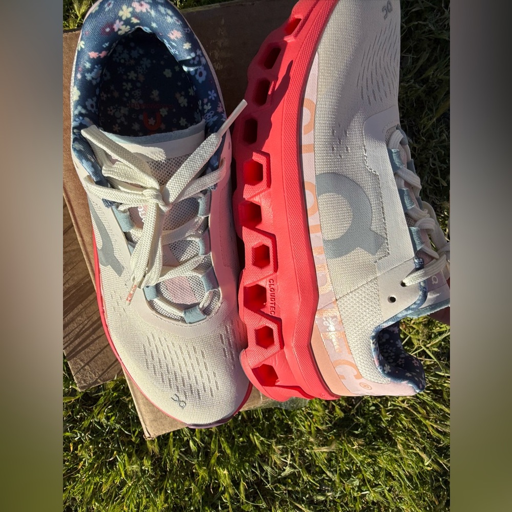 FP Movement x On Cloudmonster Sneakers - Picture 11 of 14